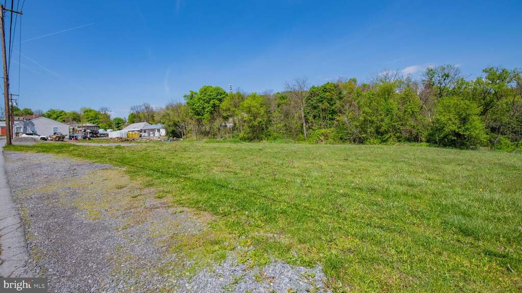 000 Hill Alley, Jersey Shore, PA 17740