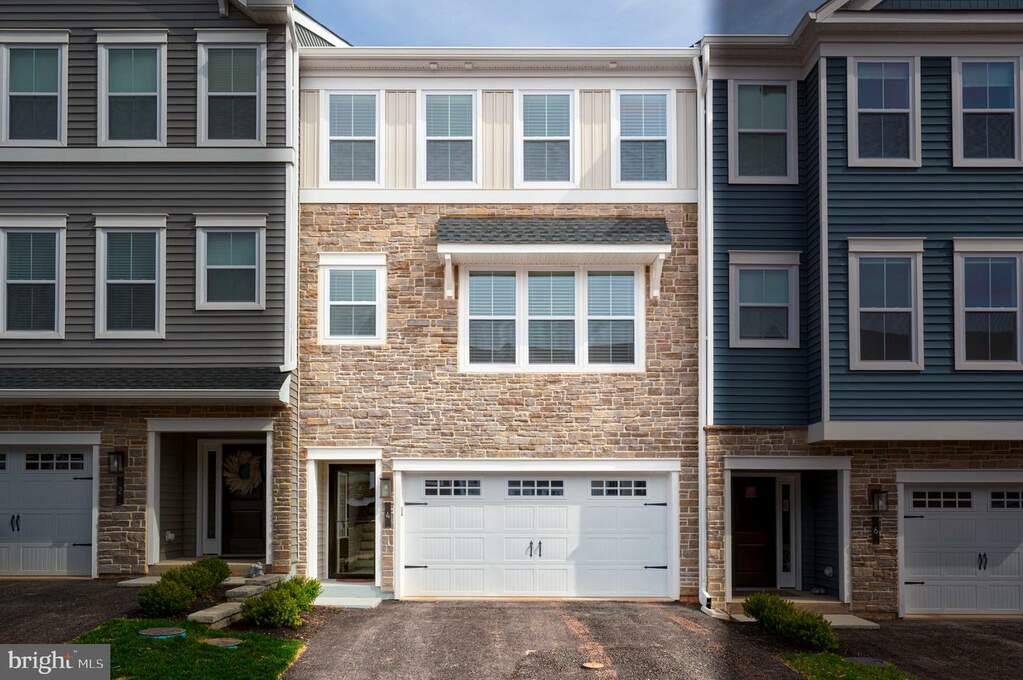 4 Copper Ct, Royersford, PA 19468 MLS PAMC2098138 RLAH properties