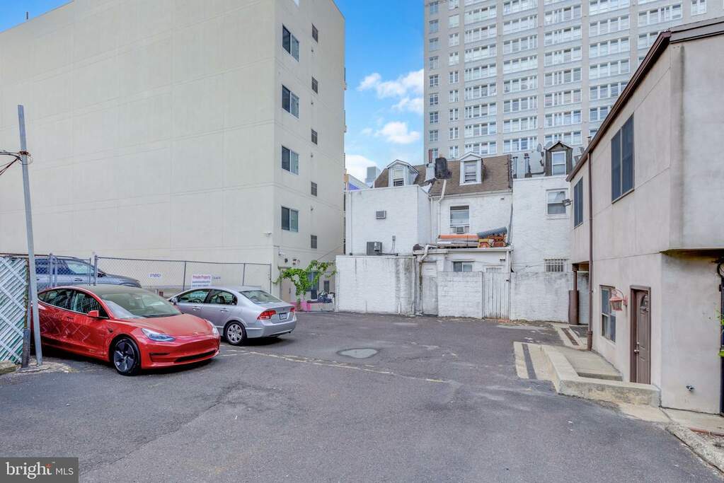 1026 Winter Street, Philadelphia, PA 19107 - More