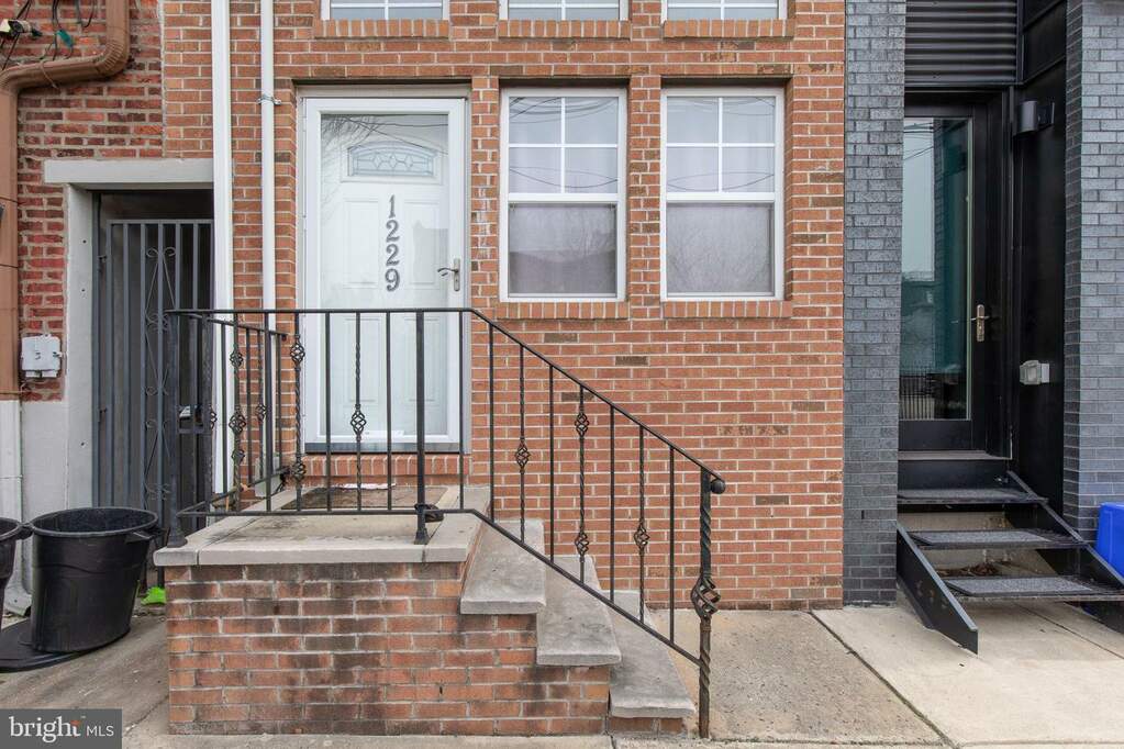 1229 N Leithgow Street, Philadelphia, PA 19122 MLS PAPH2321498 RLAH properties