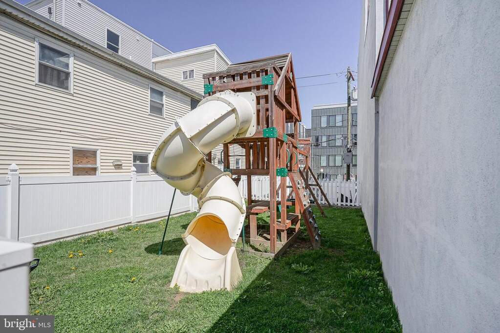 1210 E Fletcher Street