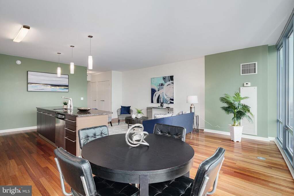 Apartment in Philadelphia, Fitler Square, Center City - View 3
