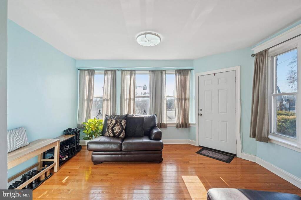 5823 Upland Way, Philadelphia, PA 19131 - More