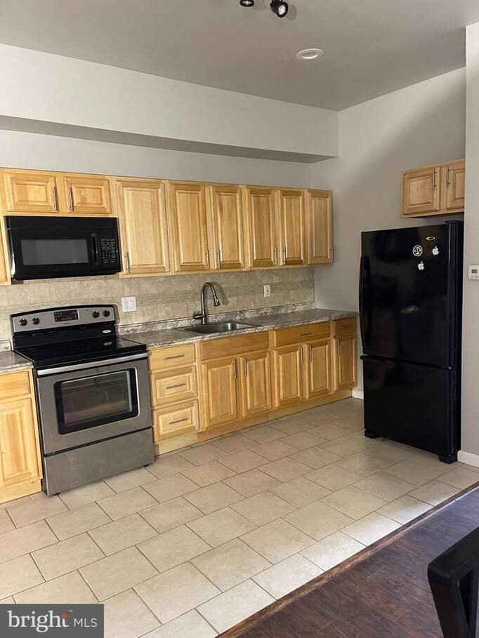Apartment in Philadelphia - View 5