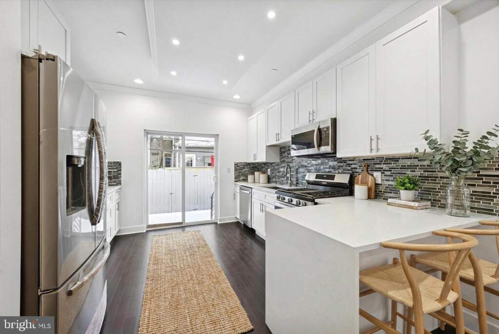 1327 S Hollywood Street, Philadelphia, PA 19146 - View 2