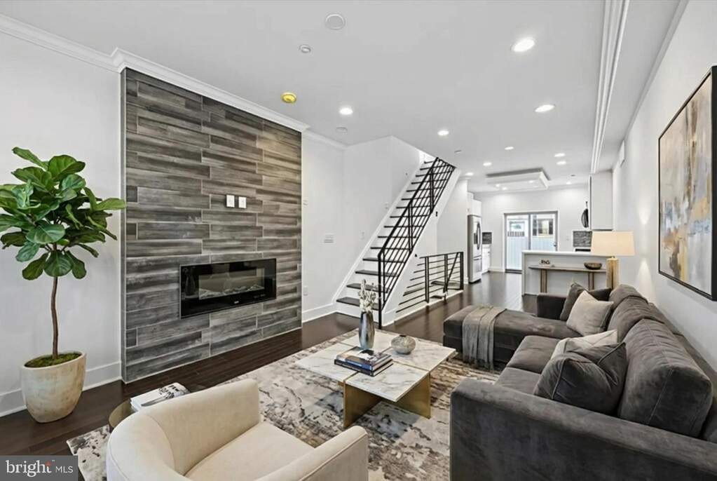 1327 S Hollywood Street, Philadelphia, PA 19146 - View 3