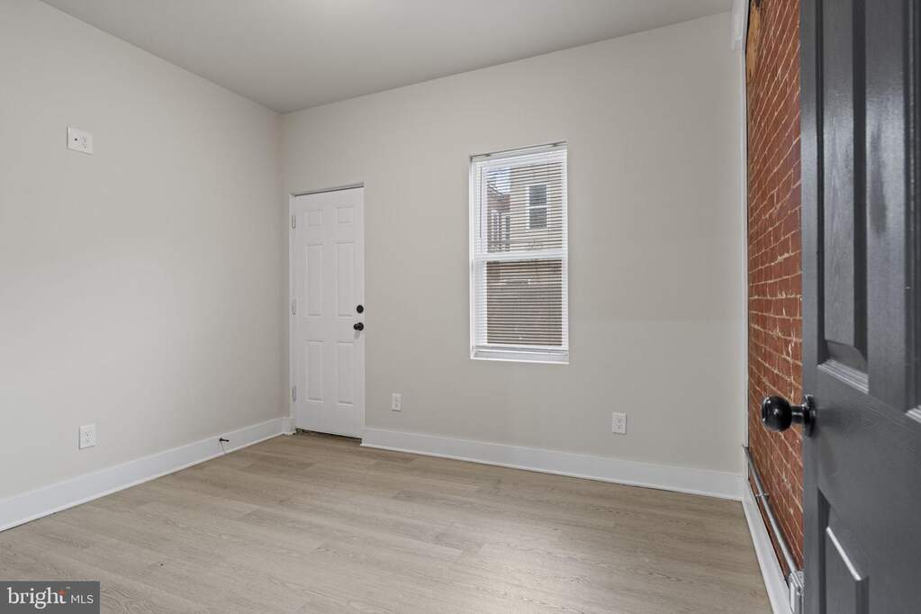 521 W Westmoreland Street, Philadelphia, PA 19140 - More