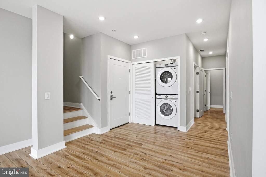 1000 W Girard Avenue #242, Philadelphia, PA 19123 - More