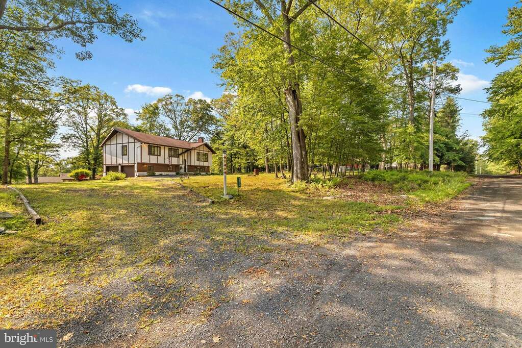 234 Saturn Drive, Bushkill, PA 18324 MLS PAPI2000444 RLAH properties