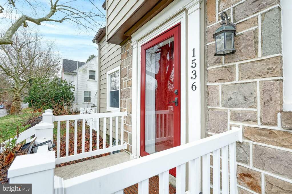 1536 Old Farm Lane, York, PA 17403 MLS PAYK2053048 RLAH properties