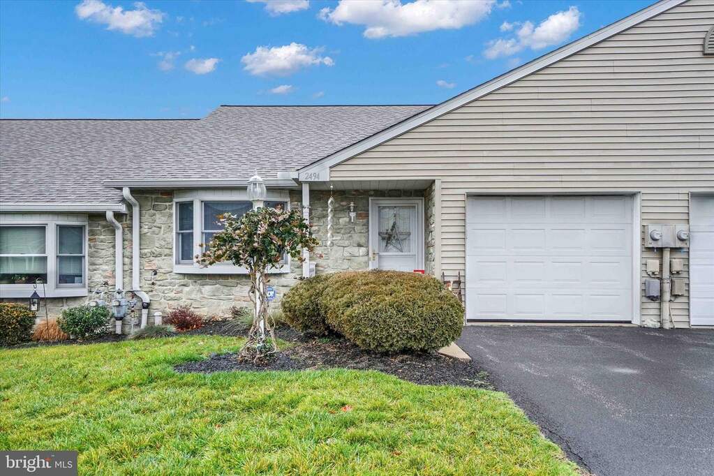 2494 Pin Oak Drive 81, York, PA 17406 MLS PAYK2053612 RLAH