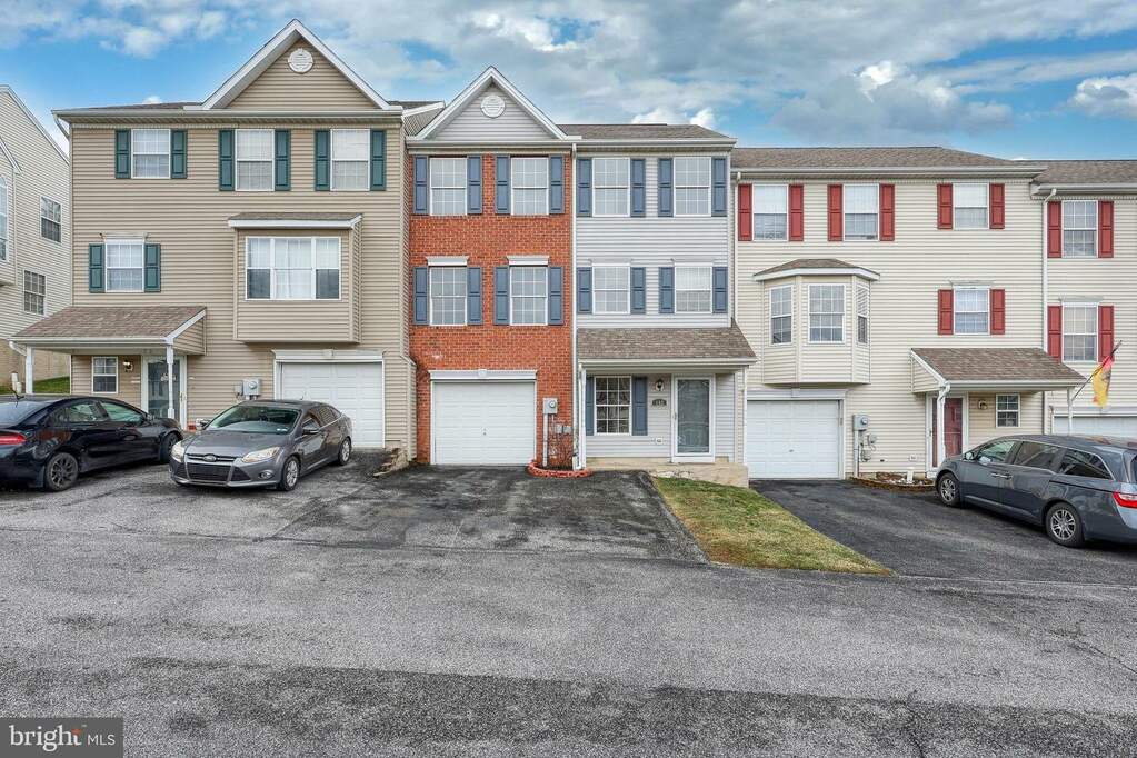 162 Country Ridge Drive, Red Lion, PA 17356 MLS PAYK2056508 RLAH properties