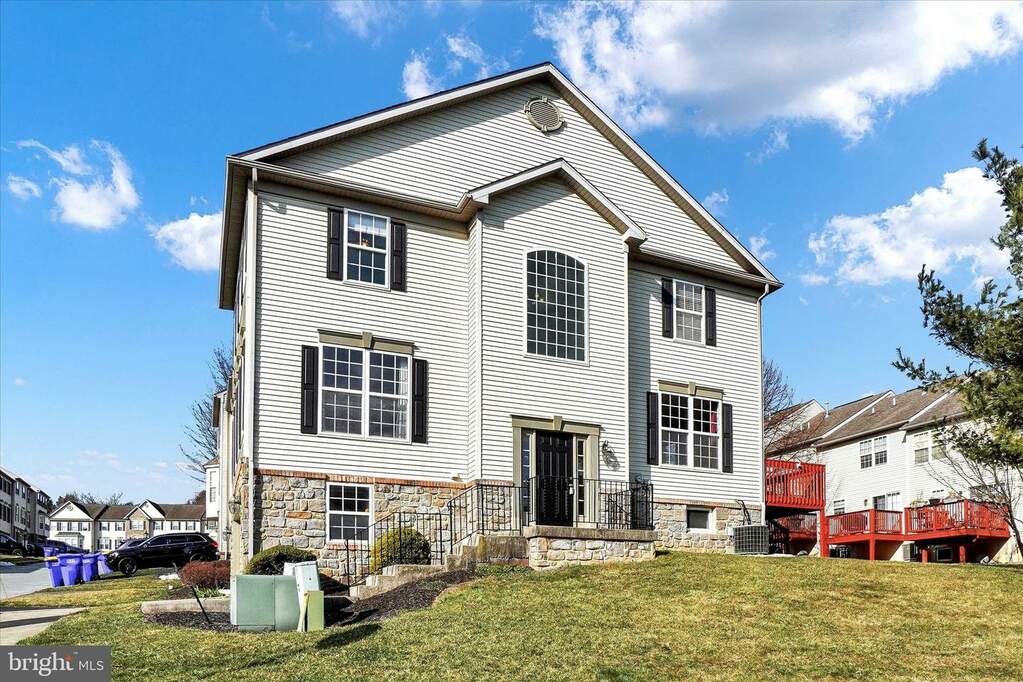 2725 Hunt Club, York, PA 17402 MLS PAYK2056658 RLAH properties