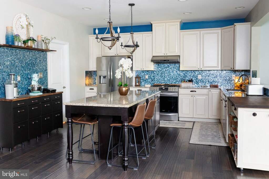 1234 Copper Beech Drive, York, PA 17403 MLS PAYK2059000 RLAH