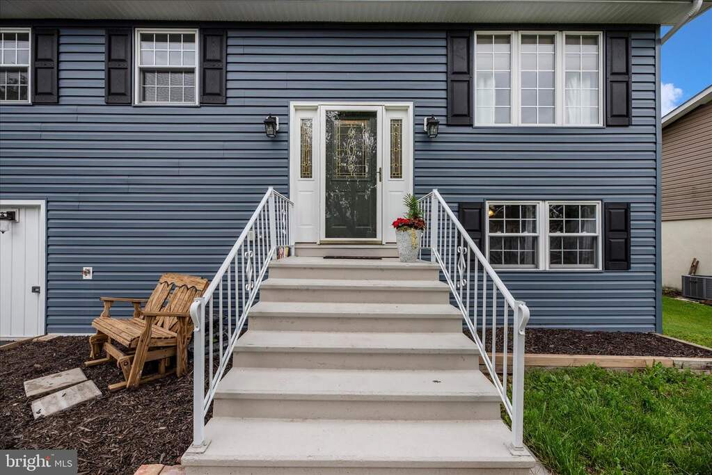 10 Sherman Street, Hanover, PA 17331 - View 2