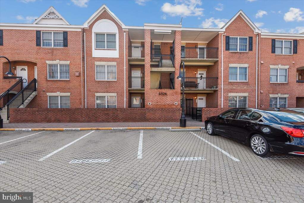 6924 Fairfax Drive 216, Arlington, VA 22213 MLS VAAR2039412 RLAH