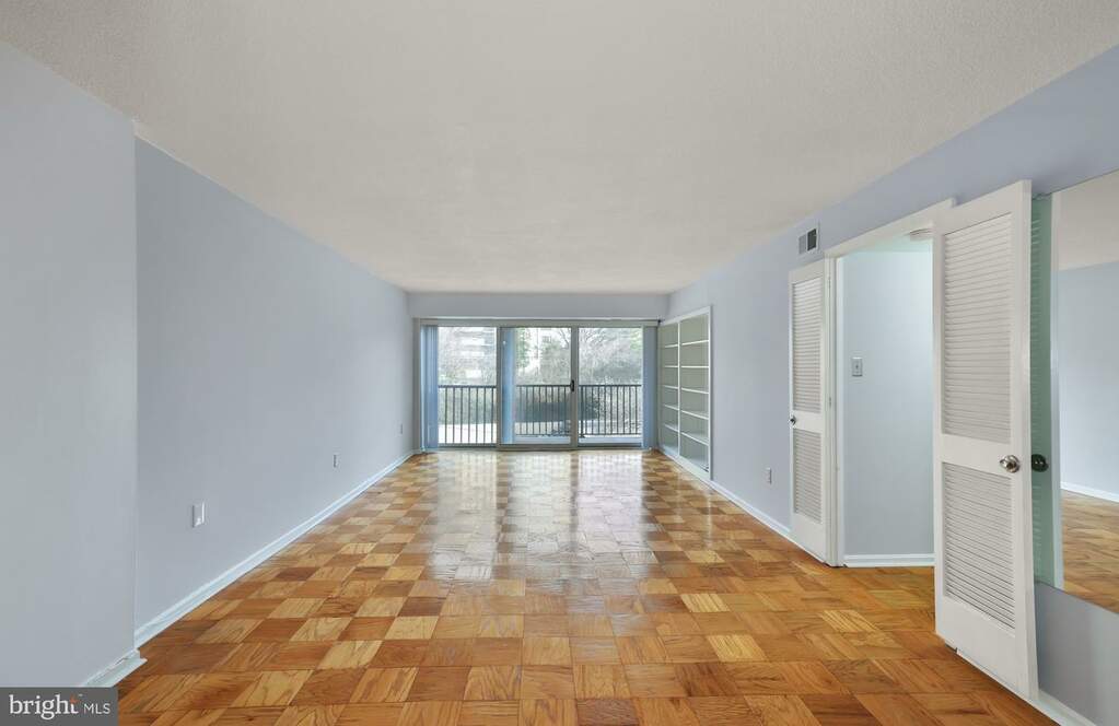 1300 army navy dr apt 307