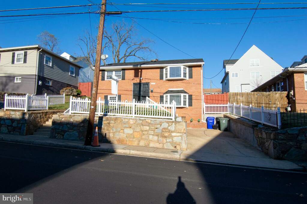 2025 N Cameron Street, Arlington, VA 22207 MLS VAAR2043466 RLAH