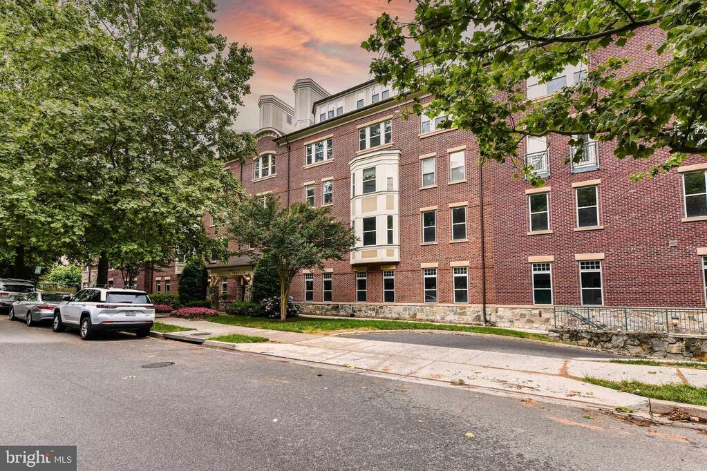 1633 N Colonial Terrace 106, Arlington, VA 22209 MLS VAAR2044914