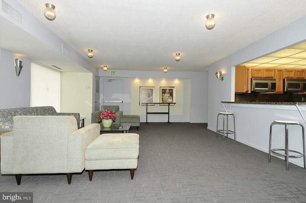 200 N Pickett Street 1411, Alexandria, VA 22304 MLS VAAX2030000