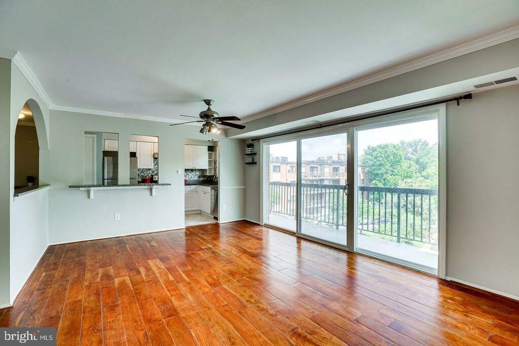 3240 S 28th Street 303, Alexandria, VA 22302 MLS VAAX2030158 RLAH