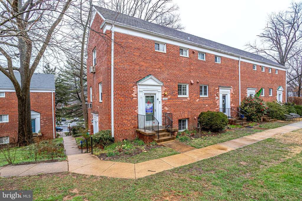 3215 Valley Drive, Alexandria, VA 22302