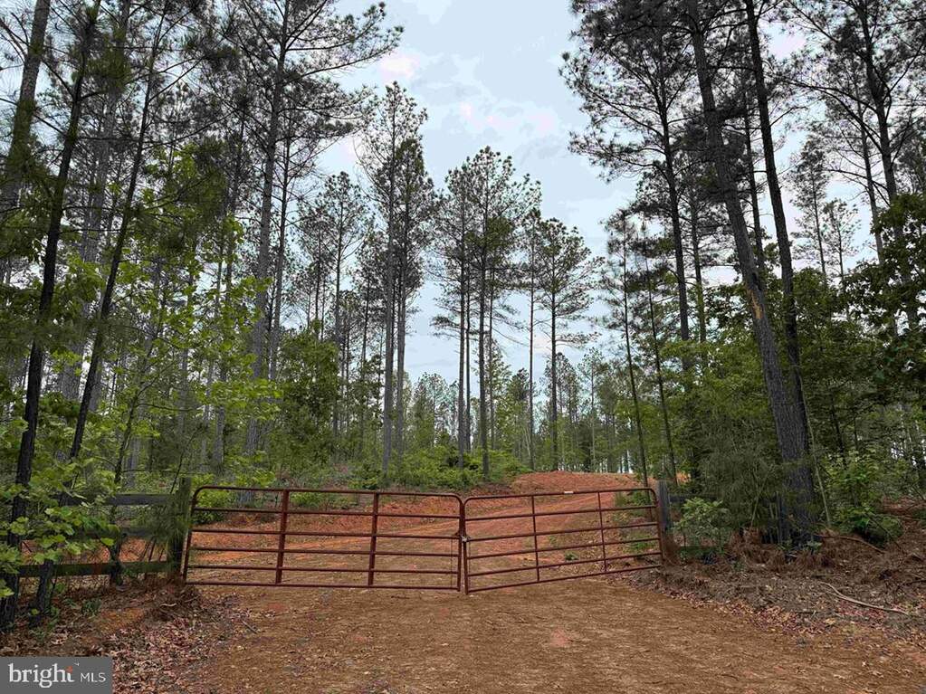 West River Road (tract: Jr Sad, Fork Union, VA 23055