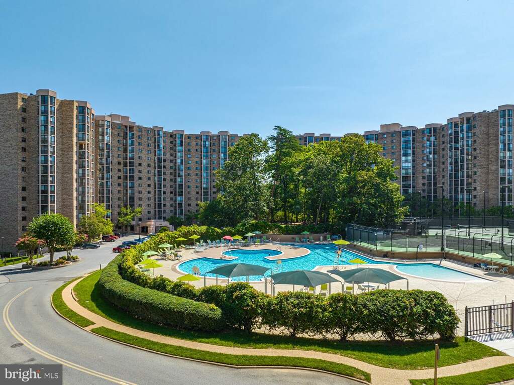 5903 Mount Eagle Drive 517, Alexandria, VA 22303 MLS VAFX2154066