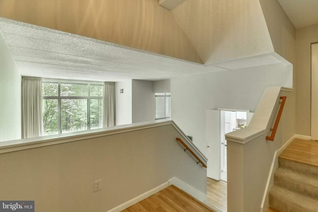 11564 Rolling Green Court 101, Reston, VA 20191 MLS VAFX2157182