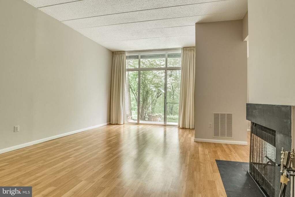 11564 Rolling Green Court 101, Reston, VA 20191 MLS VAFX2157182