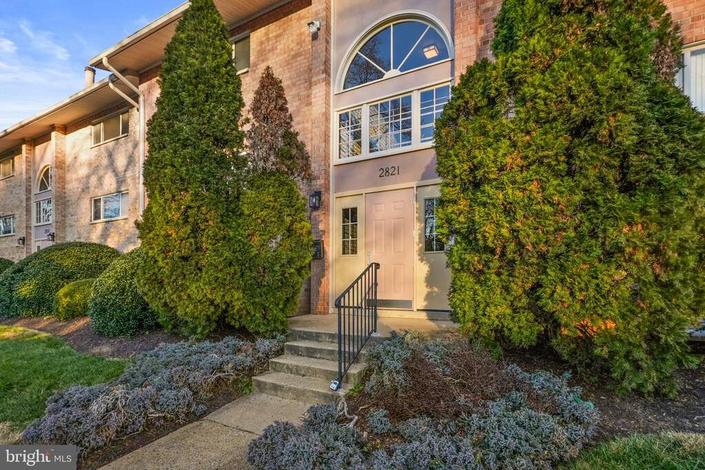 2821 Kalmia Lee Court B302, Falls Church, VA 22042 MLS VAFX2157928
