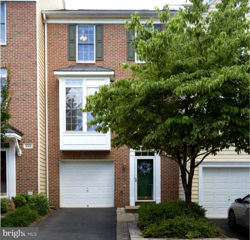 4120 Fairfax Center Creek Drive, Fairfax, VA 22030 MLS VAFX2158464