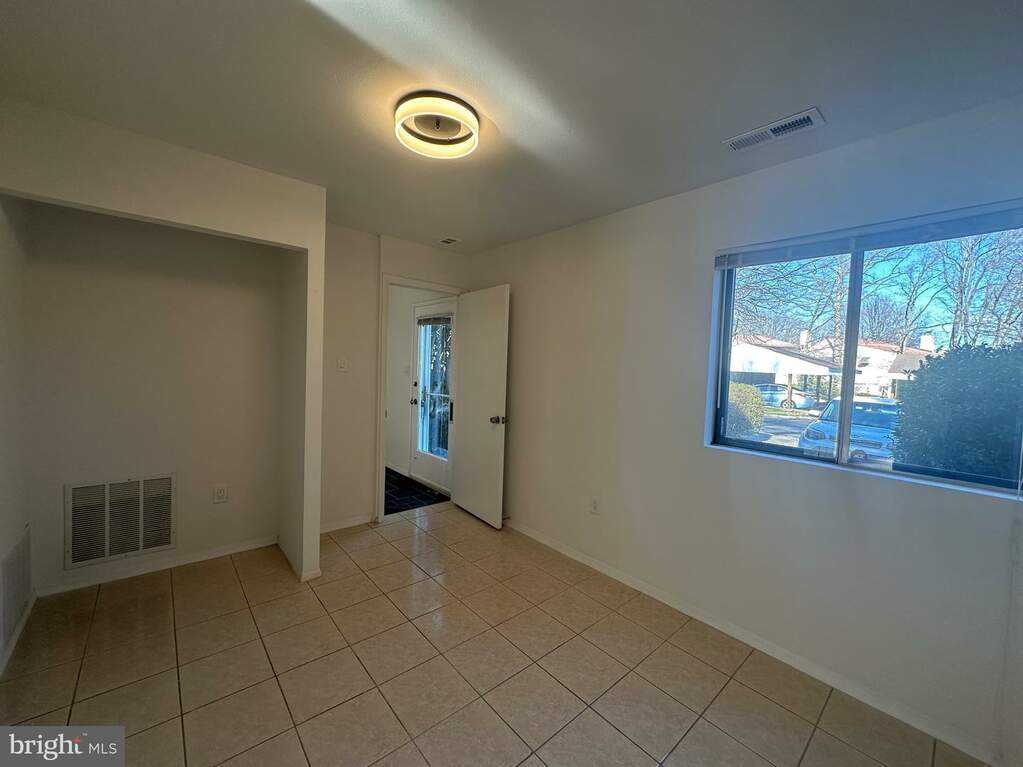 1727 Wainwright Drive, Reston, VA 20190 MLS VAFX2161648 RLAH