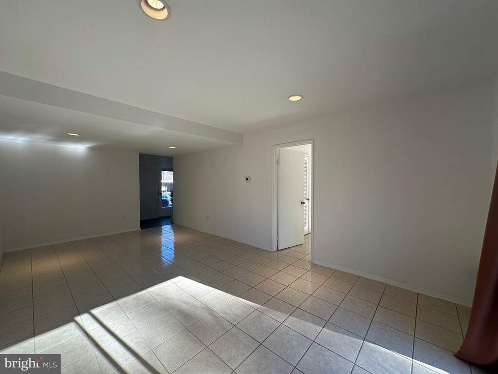 1727 Wainwright Drive, Reston, VA 20190 MLS VAFX2161648 RLAH