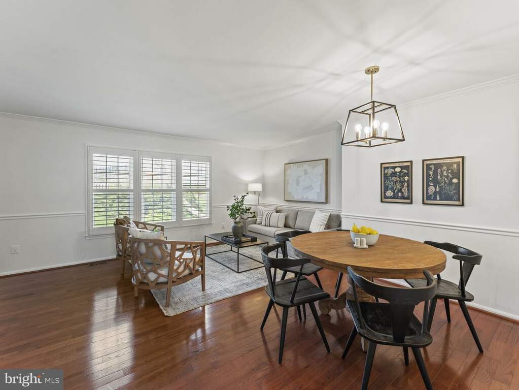 8638 Dellway Lane, Vienna, VA 22180 MLS VAFX2169806 RLAH properties