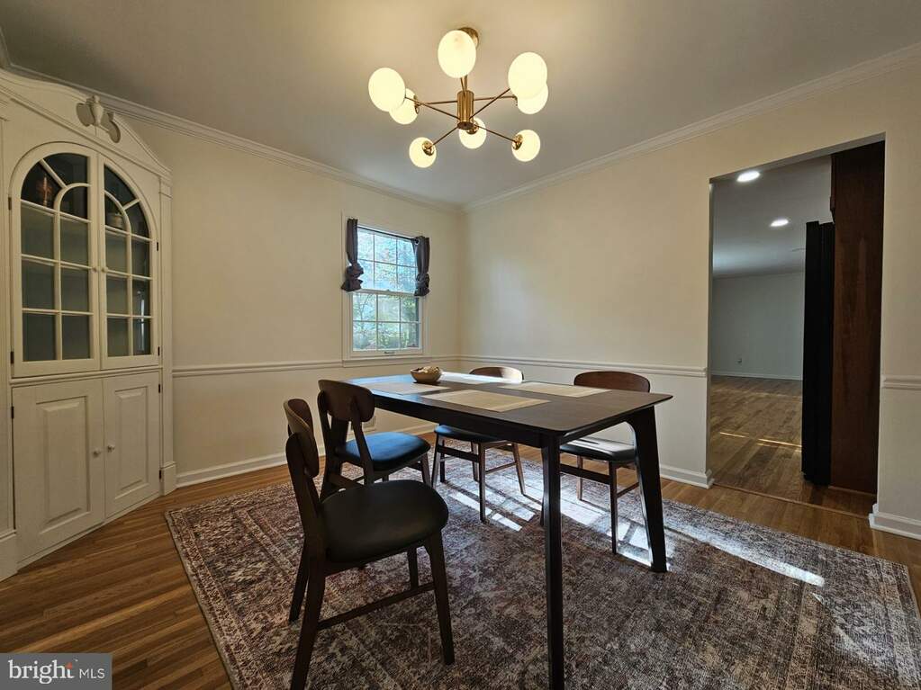 8319 Carrleigh Parkway, Springfield, VA 22152 MLS VAFX2174732 RLAH