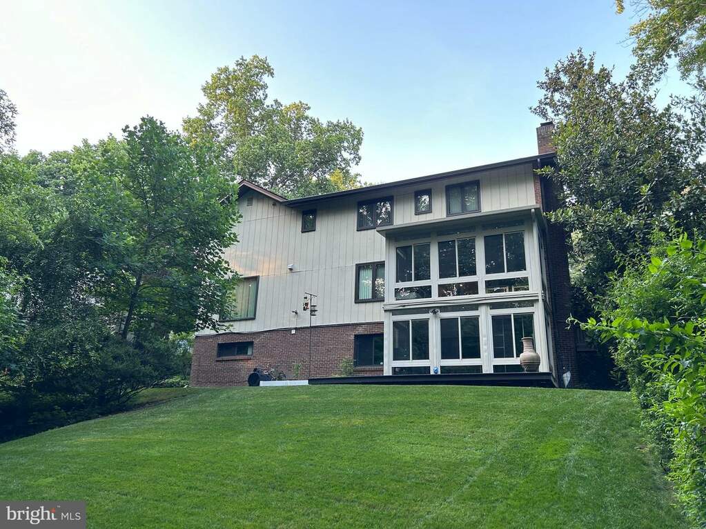 3323 Mantua Drive, Fairfax, VA 22031 MLS VAFX2187384 RLAH properties