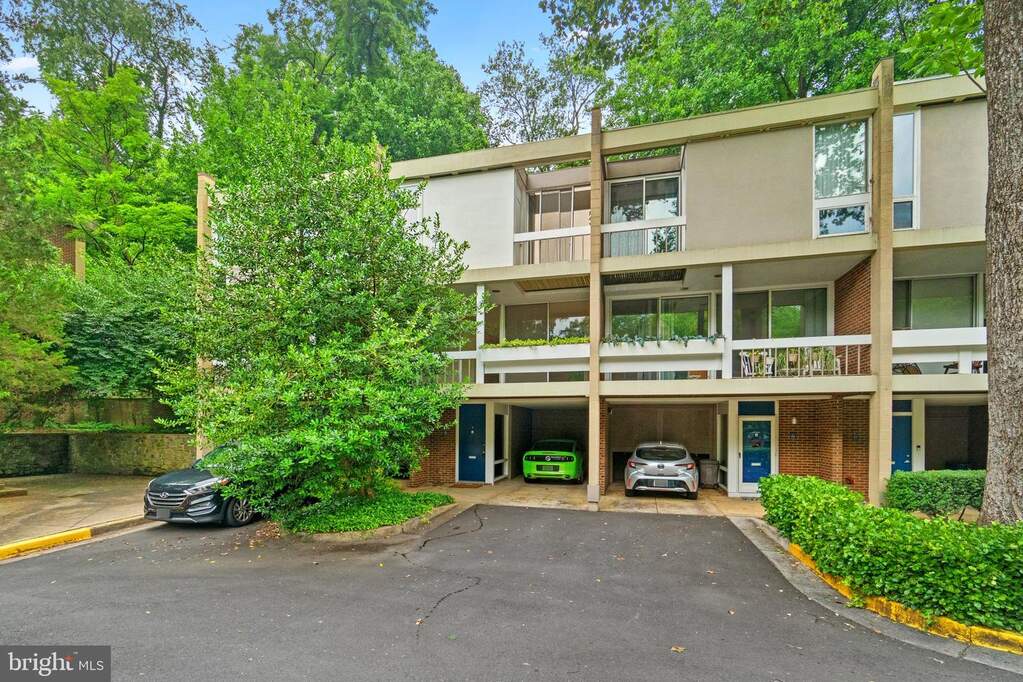 Maple Ridge Virginia Tech 11593 Maple Ridge Road, Reston, VA 20190 | MLS# VAFX2238898 | RLAH ...