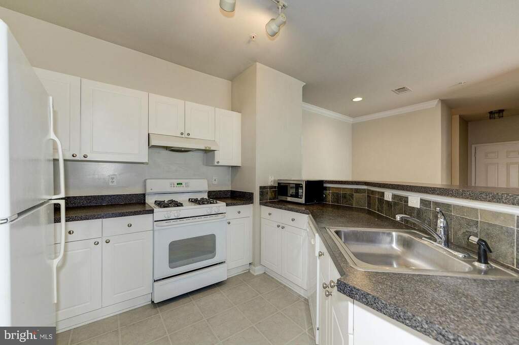 11371 Aristotle Drive #9-310, Fairfax, VA 22030 - More