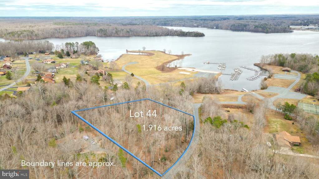 Lakewood Circle, Mineral, VA 23117 MLS VALA2005058 RLAH properties