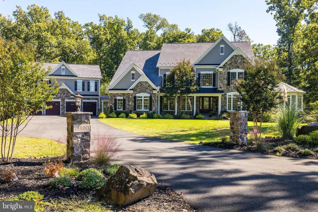 18680 Riverlook Court