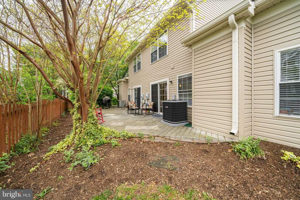 20430 Alderleaf Terrace, Ashburn, VA 20147 MLS VALO2068942 RLAH