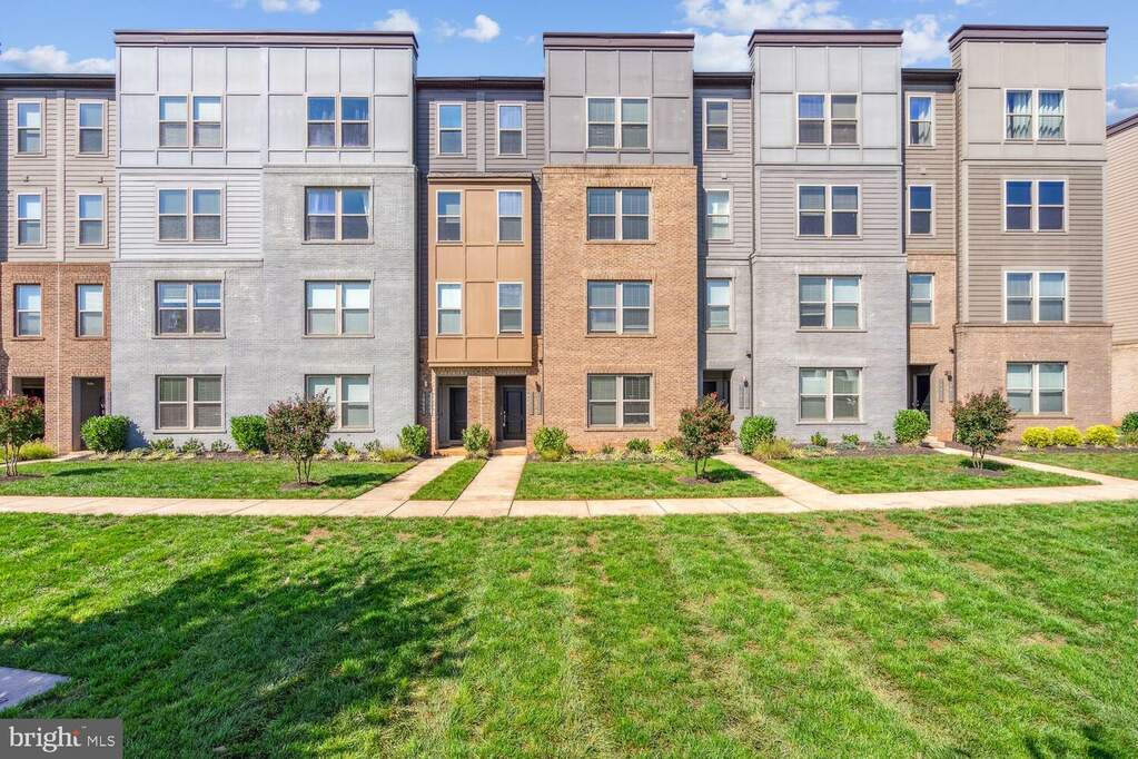 10445 Ratcliffe Trail