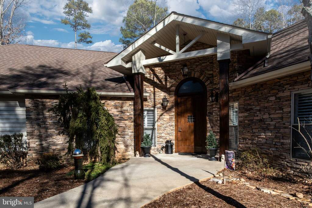 105 Elm Court, Locust Grove, VA 22508 MLS VAOR2006142 RLAH properties