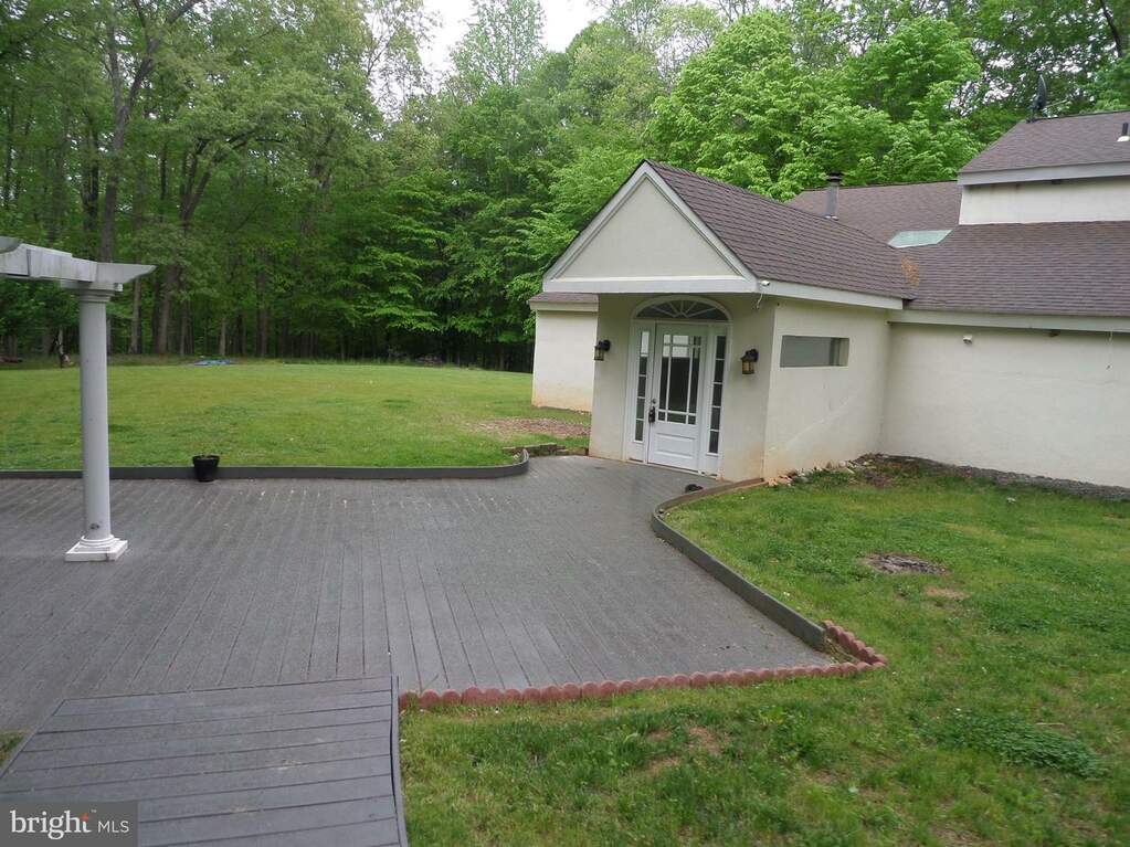 11339 Moore Drive, Manassas, VA 20111 MLS VAPW2080898 RLAH properties