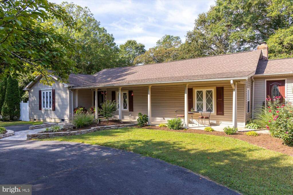 54 Hudson Road, Fredericksburg, VA 22405 | MLS# VAST2045952 | RLAH ...