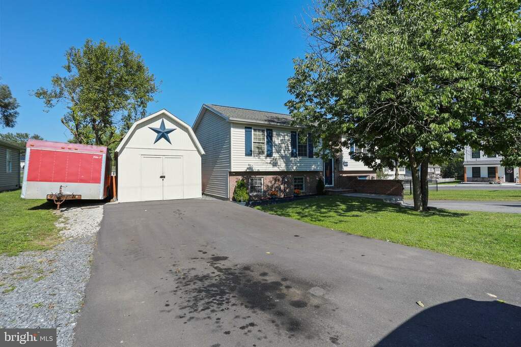 327 Twigg Drive, Martinsburg, WV 25404 MLS WVBE2023092 RLAH