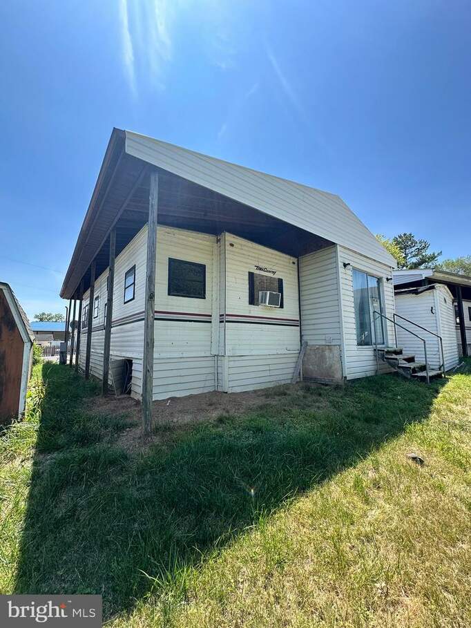 Block 32 Lots 4 & 5 River Bend Park, Falling Waters, WV 25419 MLS