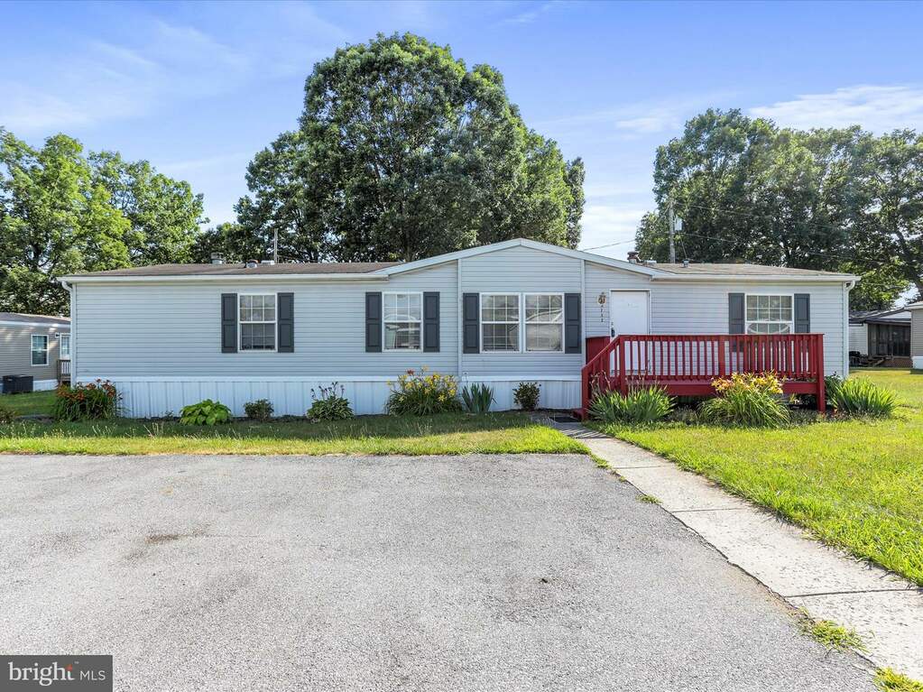 252 Imperial Way, Falling Waters, WV 25419 MLS WVBE2030954 RLAH