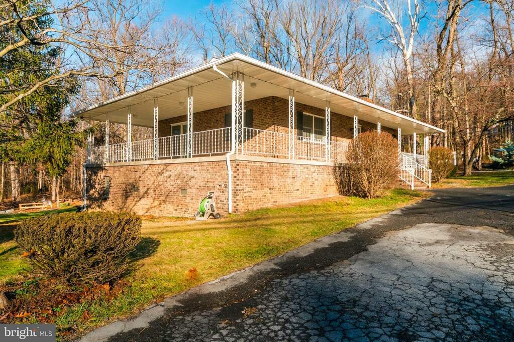 679 Gray Fox Road, Harpers Ferry, WV 25425 MLS WVJF2010296 RLAH